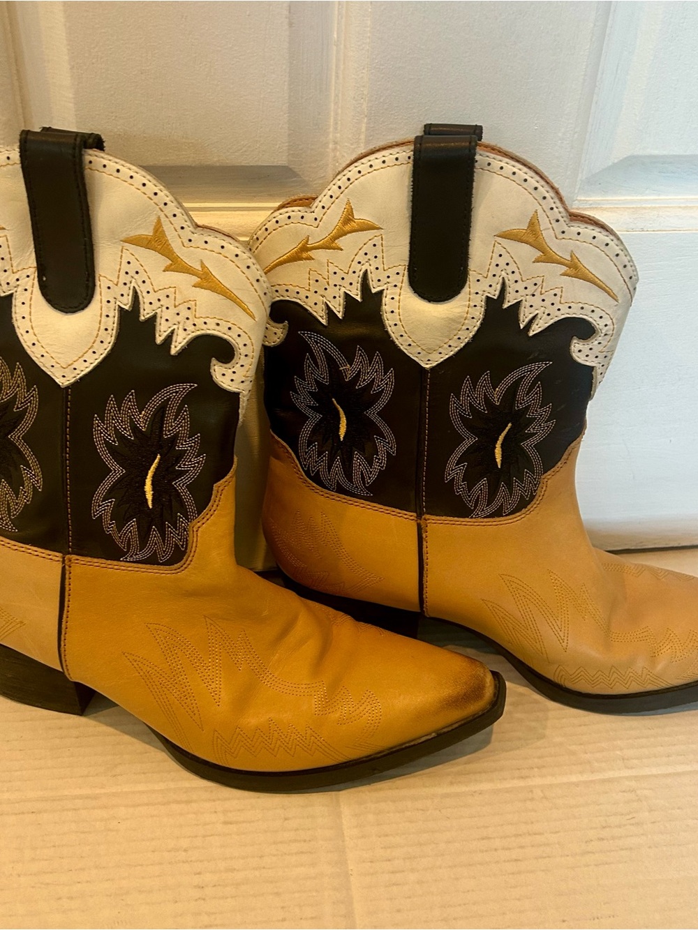 dingo Tan, Black & White Western Boots